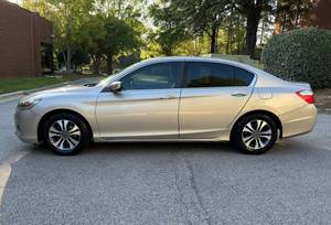 Precio bajo, Honda Accord LX 2013 usado en venta - Product Image 4