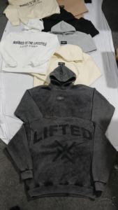 เสื้อฮู้ดสีม่วงอบอุ่นสำหรับฤดูหนาวมีกระเป๋าด้านหน้าผ้าขนแกะหนาและมีฮู้ดแบบรูดปรับได้เพื่อความสบาย - Product Image 5