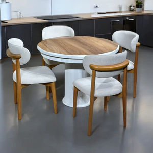 Table à manger arrondie Gloss Max avec finition élégante, construction durable et design moderne pour une utilisation élégante et pratique - Product Image 1