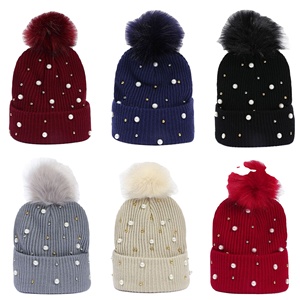 Gorras acrílicas 100% ligeras duraderas personalizadas para uso en viajes e invierno Etiquetado privado Producción rápida a granel - Product Image 1