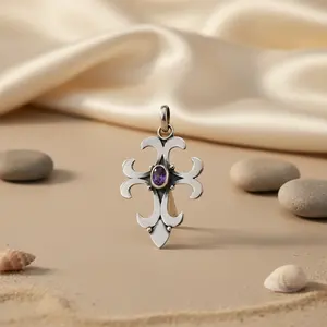 Colgante de Cruz de Amatista en Oro Rosa Hecho a Mano para Mujer - Joyería de Plata 925 y Platino - Product Image 2