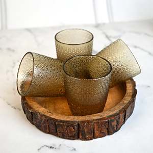 Juego de 4 Vasos Vintage con Diseño Floral Elegante para su Colección de Vasos - Product Image 4