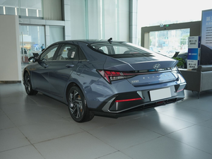 Sedán Deportivo a Gasolina 2025, 1.5L, Automático, Alto Rendimiento, 4 Puertas, Modelo Económico en Buenas Condiciones - Product Image 3