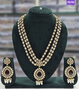 Bijoux pour femmes à la mode pour mariage fonction nuptiale pierre Kundan cloutée avec ensemble plaqué or Antique avec boucle d'oreille et Mangtika - Product Image 5
