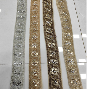 Cordones bordados a máquina hechos a medida en diseños florales y colores para vestidos de novia - Product Image 4