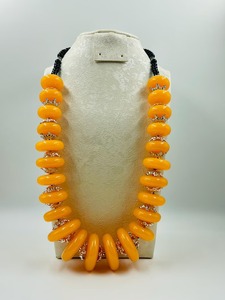 Collar de Resina Hecho a Mano por Proveedor Indio, Colores y Formas Personalizadas, Perfecto para Festivales o Fiestas, Disponible a Precio de Fábrica - Product Image 2