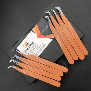 แหนบคีบขนตาสแตนเลสญี่ปุ่นแบบมืออาชีพเคลือบสีกำหนดโลโก้ได้เอง - Product Image 1