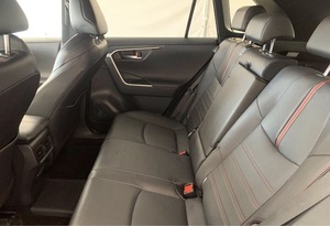 2024 utilizzato per YOTA RAV4 ibrido a doppia cabina Comfort 4x4 a trazione anteriore 80L cambio automatico a 8 velocità - Product Image 3