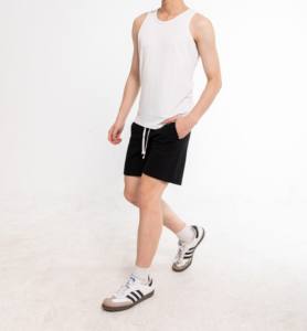 T-shirt de sport de gymnastique en polyester à conception de compression personnalisée de haute qualité Prix de gros compétitifs Du Vietnam OEM ODM Vêtements - Product Image 2