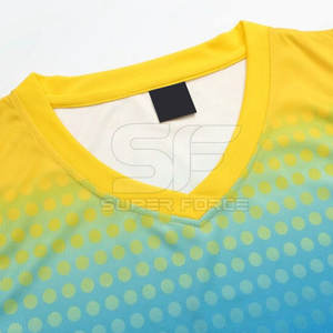 Uniforme de baloncesto profesional perfecto para equipos escolares o de clubes Uniforme de baloncesto sublimado personalizado - Product Image 2