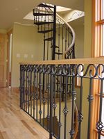 Rampe d'escalier moderne en fer forgé de luxe pour villa, balustres décoratifs - NguyenPhong Metal, garantie 5 ans