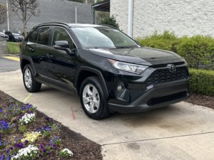 Toyota RAV4 XLE 2021 Usado en Buen Estado - Product Image 2