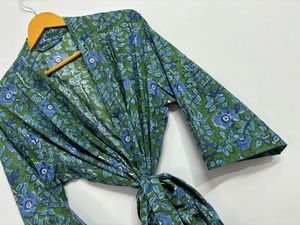 Robe Kimono en coton indien imprimé feuilles fait à la main Robe de demoiselle d'honneur bleue été léger longueur au sol couverture de plage robes décontractées - Product Image 2