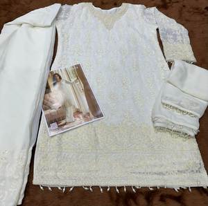 Tela Georgette Sintética de Alta Calidad con Múltiples Detalles y Lentejuelas, Salwar Kameez de Diseño hasta la Rodilla / Ropa Regional Pakistaní - Product Image 6