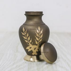 Urnes de crémation de haute qualité pour les cendres humaines Grey Avondale Mini urnes de crémation souvenir en laiton petites - Product Image 2