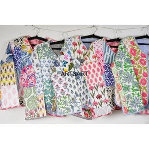 Chaqueta de Algodón Vintage al por Mayor para Mujer, Chaqueta Acolchada de Algodón Hecha a Mano en India, Chaqueta Estampada con Parches para Mujer - Product Image 2