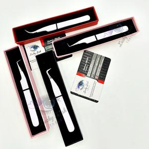 Pinzas de extensiones de pestañas de acero inoxidable con etiqueta privada personalizada Punta de plata blanca último diseño herramientas de pestañas puntiagudas - Product Image 1