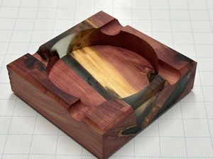 Cenicero de madera de resina epoxi de forma cuadrada de diseño moderno recién llegado, bandeja de madera decorativa con logotipo de Color personalizado portátil para interiores y exteriores - Product Image 5