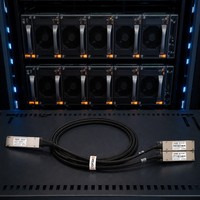 Câble de dérivation passif DAC AI Server Rack 800G OSFP vers 2x400G QSFP112 pour cluster GPU HPC InfiniBand NDR