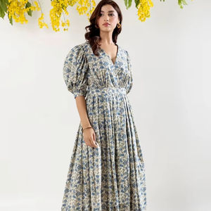 Robe d'été de style bohème en coton indien fait à la main tenue décontractée imprimée de fleurs cadeau de mariage personnalisé pour la mariée - Product Image 1