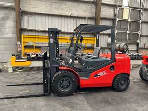 Chariots élévateurs à vendre, chariots élévateurs à moteur diesel durables et fiables, capacité de charge de 2 tonnes à bas prix pour une utilisation industrielle en entrepôt, prêts à l'emploi - Product Image 6