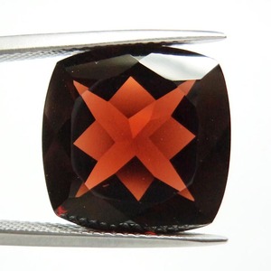 Grenat rouge de haute qualité coupe à facettes taille calibrée coussin en forme de carré coupe pierre précieuse pierre précieuse de naissance pour la fabrication de bijoux - Product Image 2