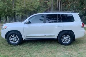 MEILLEURE OFFRE LANDCRUISERS 2016 V8 POWER 4X4 DIFFÉRENTIEL CENTRAL VERROUXABLE EN PARFAIT ÉTAT DE FONCTIONNEMENT PROPRE ET EXCELLENT ÉTAT PRÊT À L'EXPORTATION LUXE - Product Image 3