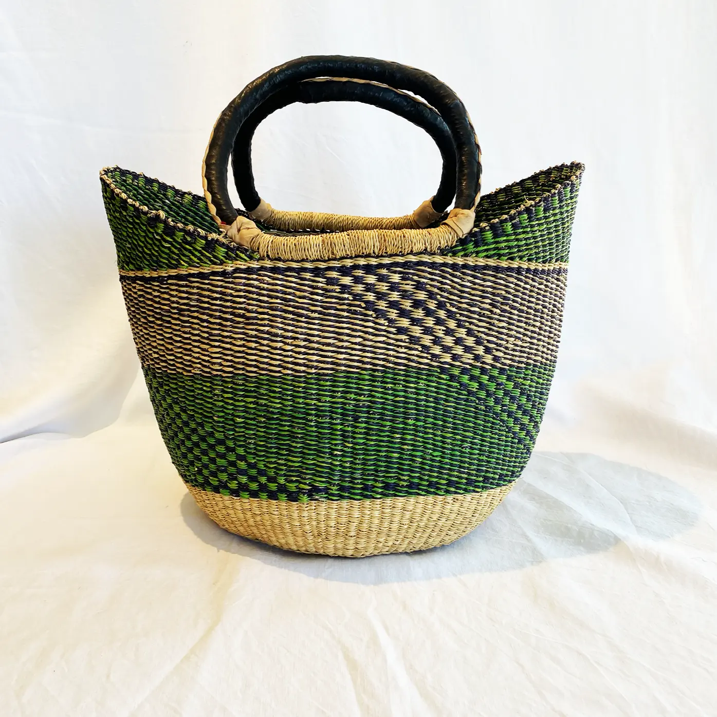 Bolsas coloridas de algas marinas, cestas de almacenamiento hechas a mano tejidas para ir de compras, venta al por mayor