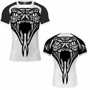 Camisa de compresión OEM para hombre con estampado personalizado de manga corta MMA Logo Rash Guard protección UV función transpirable al por mayor - Product Image 3