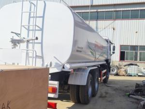 Nuovo Camion Irroratore Sinotruk Howo 6x4 con Trasmissione Automatica per il Comfort del Conducente - Product Image 3