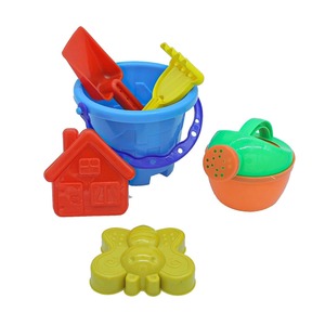 Beach Bash Essentials Enfants Sable Jouet Ensemble Seau En Plastique Pelle Râteau et Moules pour Commandes En Gros Disponible En Gros - Product Image 1