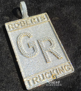 Brilla brillante con la joyería más vendida, colgantes personalizados de Hip Hop hechos con diamantes de moissanita de claridad VVS de oro sólido de 10K - Product Image 1