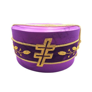 Sombrero Ceremonial Rojo del 33º Grado del Rito Escocés, Bordado a Mano con Hilo Metálico, Calidad Premium - Product Image 3