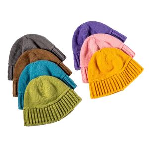 Gorro tejido con logotipo bordado personalizado, gorro cálido de invierno para niñas - Product Image 1