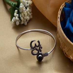 Bracelet de manchette réglable en argent sterling 925 fait à la main OM élégant à la mode oxydé noir Onyx parfait cadeau d'anniversaire de mariage - Product Image 1