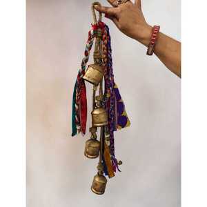 Campana de Viento Rústica de Hierro con 4 Campanas Metálicas Vintage y Cuerda para Colgar en la Pared - Product Image 4