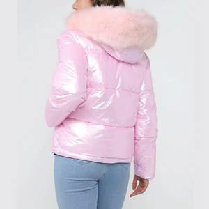 Veste matelassée rose brillante irisée rose bonbon respirante en coton avec garniture en fausse fourrure - Product Image 3
