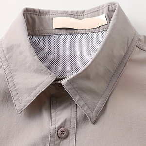 Ajuste relajado elegante y moderno con cierre clásico con botones y cuello de solapa estilo mecánico camiseta de trabajo - Product Image 3
