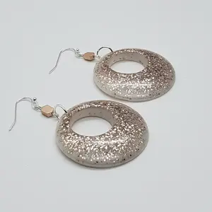 ต่างหูไม้เรซิ่นแฟชั่นสีฟ้า - Product Image 1