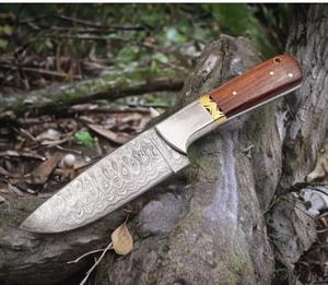 Cuchillo desollador de acero de Damasco personalizado hecho a mano con Funda de cuero compatible con OEM - Product Image 5