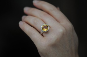 Anillo de Cóctel con Bisel Vintage de Amatista Natural Hecho a Mano, Plata de Ley 925, Gema de Corte Amarillo, Anillo de Compromiso, Joyería Fina - Product Image 4