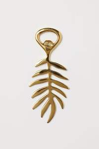 ที่เปิดขวดโลหะทำมือ ดีไซน์สวยงาม แข็งแรง ทนทาน ใช้ได้ทั้งในบาร์และครัว ตกแต่งบ้านสไตล์งานฝีมือ โดดเด่นไม่เหมือนใคร - Product Image 6