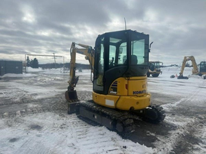Mini-excavatrice Komatsu PC35MR-5 de 4 tonnes à prix avantageux, modèle 2022, avec moteur FPT de 26 kW - Product Image 3
