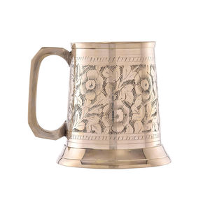 Jarra de Cerveza de Latón Grabada de Primera Calidad |   Taza Grande de Metal Estilo Alemán Antiguo con Asa, Vajilla Decorativa para el Hogar, Regalo, Utensilios de Mesa - Product Image 1