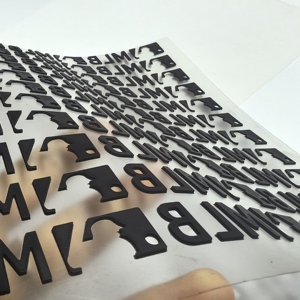 Logotipo en relieve personalizado, letras de goma 3D, transferencia de PVC, transferencias de silicona 3D en relieve para planchar en camisetas - Product Image 2