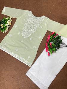DERNIÈRE COLLECTION DE TOPS EN SOIE GEORGETTE IMPRIMÉE POUR FEMMES, OFFRE SPÉCIALE D'ÉTÉ - Product Image 6