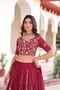 Elegante Conjunto de Lehenga de Seda Vichitra Color Granate, Completamente Cosido, con Bordado Intenso de Lentejuelas e Hilo, para Fiestas - Product Image 2