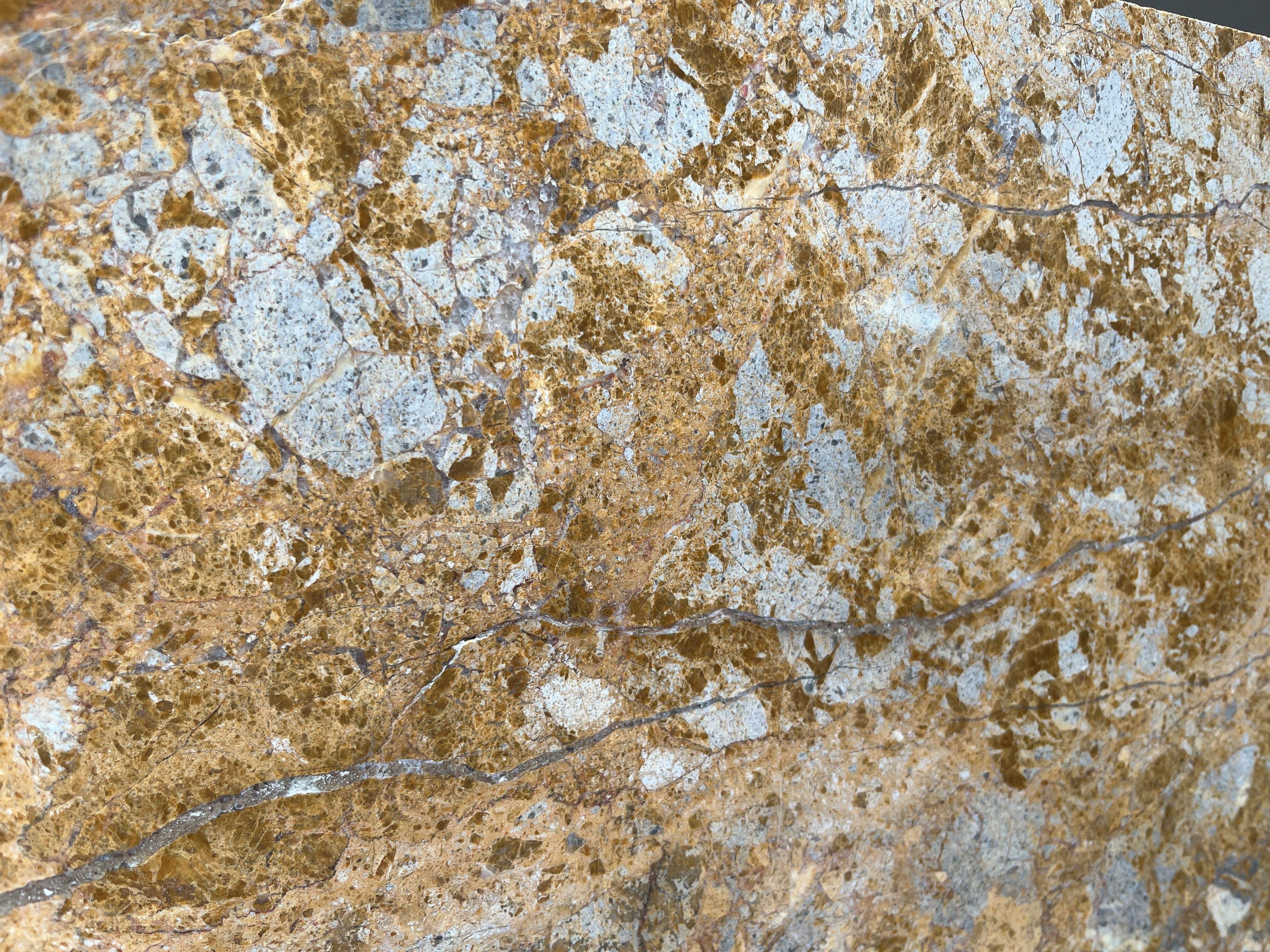 สีเหลือง