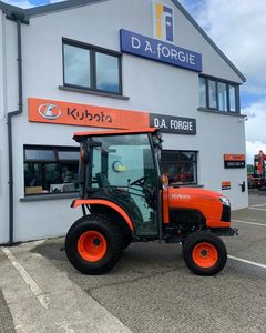 รถแทรกเตอร์ขนาดเล็กแบบมีห้องโดยสารปิด รุ่นใหม่ สำหรับ B2261 ขับเคลื่อน 4 ล้อ 20 แรงม้า ระบบเกียร์ พร้อมลูกปืนและปั๊ม - Product Image 2