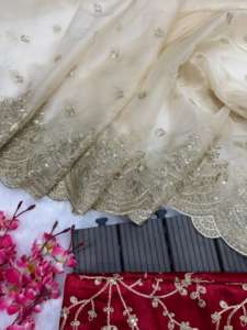 Nouveau Saree en organza doux et lourd de créateur exclusif avec paillettes et broderie Zari Collection de travail disponible au prix de gros - Product Image 3